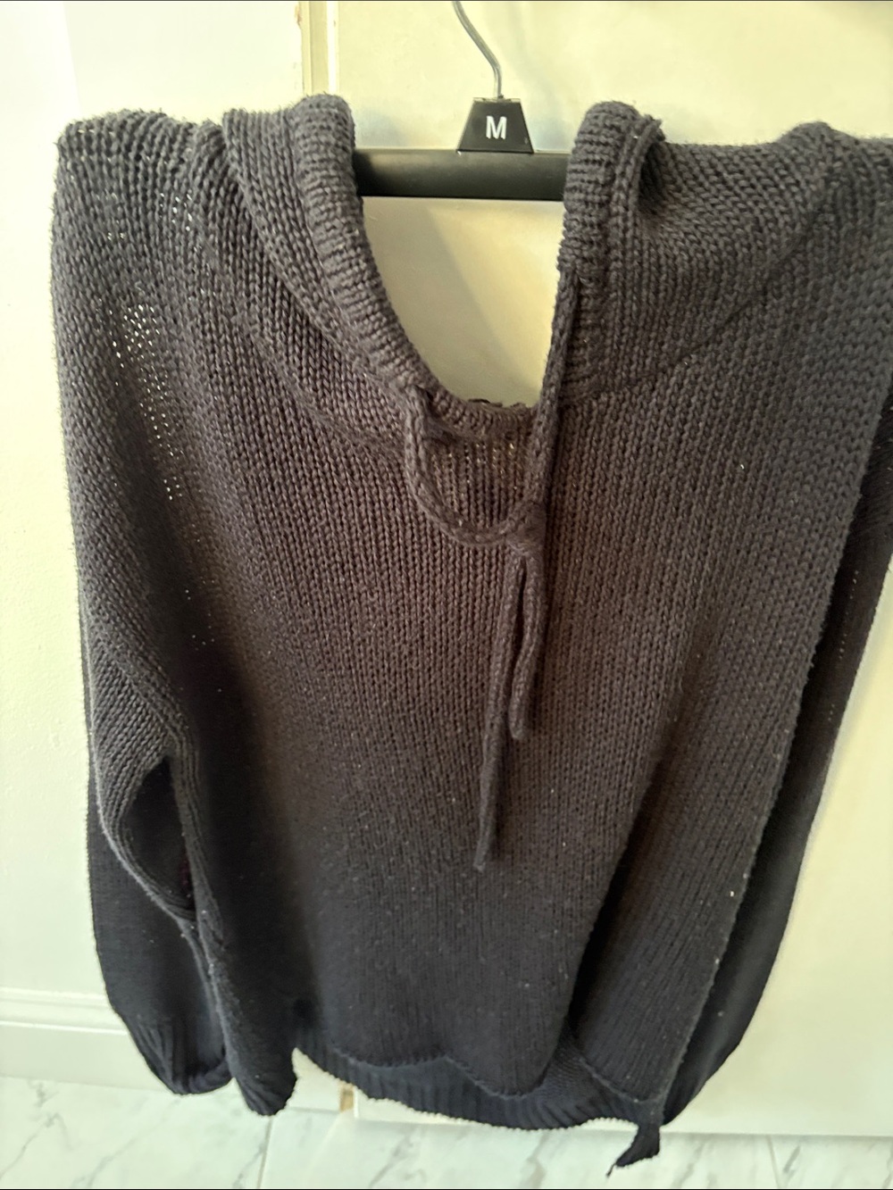 Vintage Women's Black Hooded Crewneck Knit Sweater